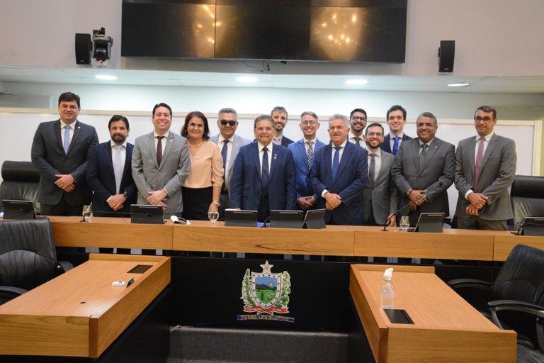 PEC da ADV Piblica.jpg PEC da ADV Piblica.jpg