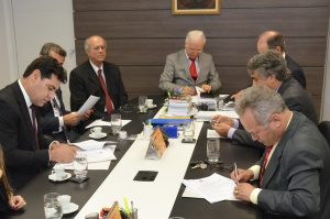 Ass_convenio_TJ_Governo_e_Oficias_Just_27_09_16_-42-300x199.jpg
