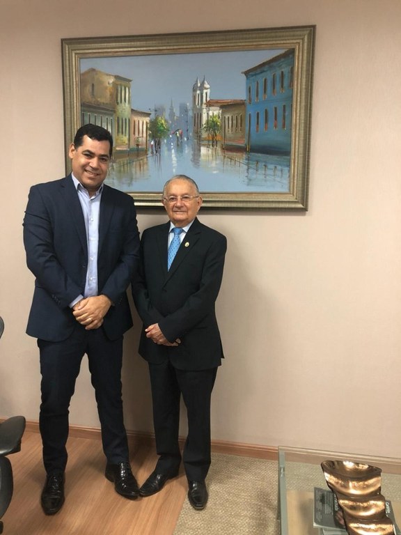 Gilberto Carneiro e desembargador Antoonio Elias de Queiroga.jpg Gilberto Carneiro e desembargador Antoonio Elias de Queiroga.jpg