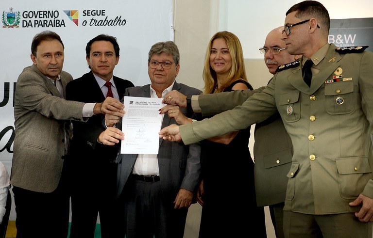 Lançamento de Risort.jpeg Lançamento de Risort.jpeg