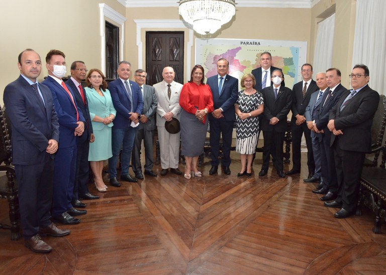 Vice_Pres_Marias_das_Gracas_e_Desembargadores_visitam_Governador_Saulo_20_04_2022_160_.jpg Vice_Pres_Marias_das_Gracas_e_Desembargadores_visitam_Governador_Saulo_20_04_2022_160_.jpg