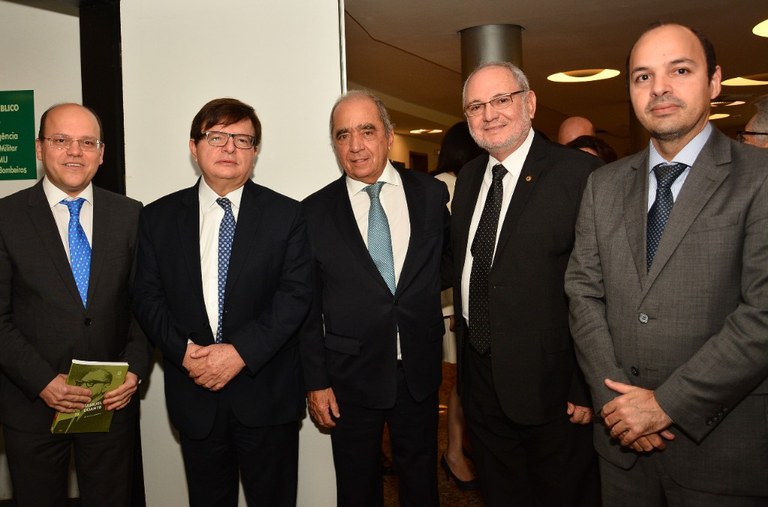 Foto APLJ.jpg Foto APLJ.jpg