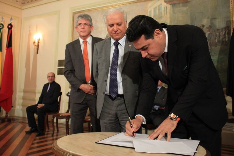 assinatura_do_acordo_walla_santos3.jpg assinatura_do_acordo_walla_santos3.jpg
