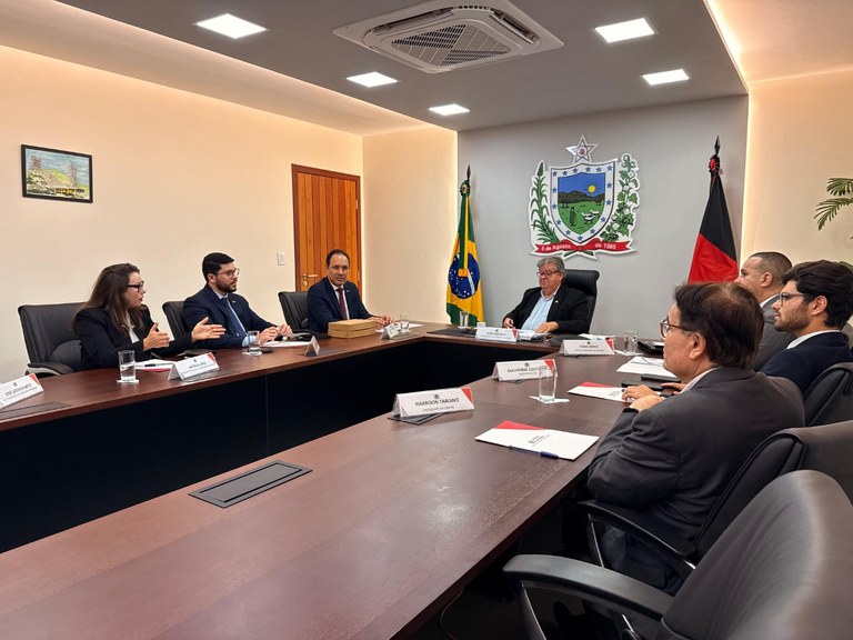 Reuniao na Granja Mesa 2.jpg